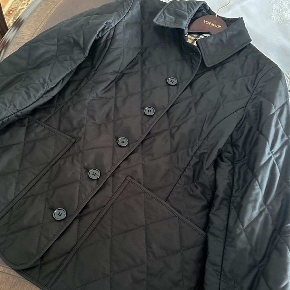 Burberry Black Utility Jacket with Quilted Design - Picture 3 of 10
